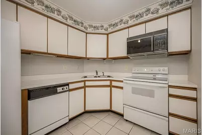 415 W Jefferson Avenue #301, Kirkwood, MO 63122 - Photo 4