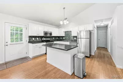 1904 N 5th Street, Saint Charles, MO 63301 - Photo 16