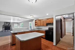 1065 Briarbrae Dr, Saint Louis, MO 63138 - Photo 18