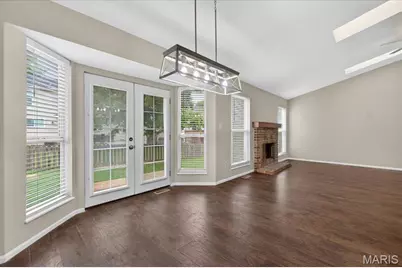 409 Hunters Crossing Court, Wildwood, MO 63040 - Photo 8