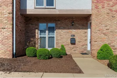 1129 Rue La Ville #1129, Creve Coeur, MO 63141 - Photo 2
