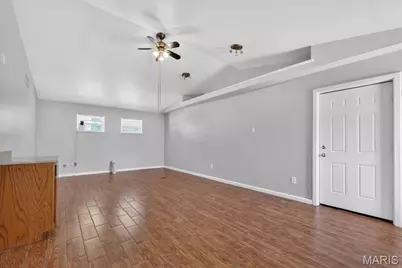 16 Midland Avenue, Maryland Heights, MO 63043 - Photo 20