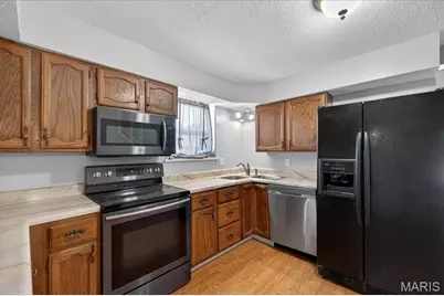 16 Midland Avenue, Maryland Heights, MO 63043 - Photo 16