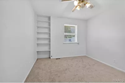 16 Midland Avenue, Maryland Heights, MO 63043 - Photo 32