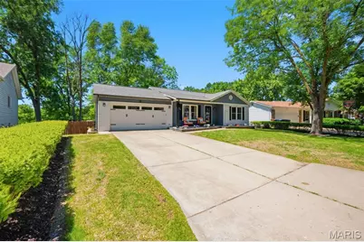 927 Summer Leaf Drive, Saint Peters, MO 63376 - Photo 2
