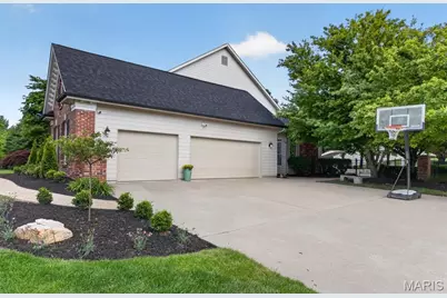 1012 Greystone Manor Parkway, Chesterfield, MO 63005 - Photo 52