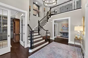 1012 Greystone Manor Pkwy, Chesterfield, MO 63005 - Photo 2