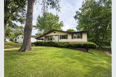 7018 Midwood Avenue, Hazelwood, MO 63042 - Photo 1