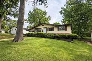 7018 Midwood Ave, Hazelwood, MO 63042 - Photo 1