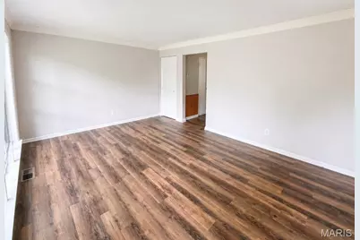 7018 Midwood Avenue, Hazelwood, MO 63042 - Photo 2