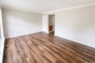 7018 Midwood Ave, Hazelwood, MO 63042 - Photo 2
