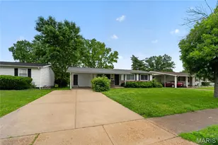 1055 Jackson Ln, Saint Louis, MO 63031 - Photo 4