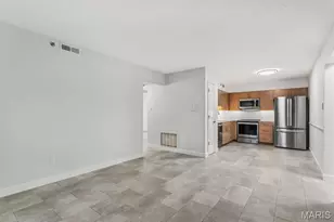 918 Hanna Pl Ct, Manchester, MO 63021 - Photo 6