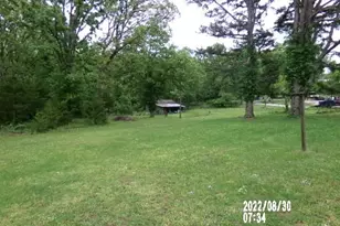 566 Walnut St, Bourbon, MO 65441 - Photo 16