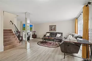 11717 Villa Dorado Dr, Saint Louis, MO 63146 - Photo 2