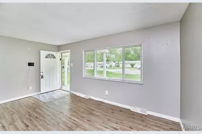 10132 Cavalier Court, Saint Louis, MO 63136 - Photo 8