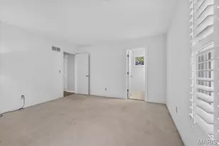 17619 Bridgeway Dr, Chesterfield, MO 63005 - Photo 38