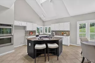 17619 Bridgeway Dr, Chesterfield, MO 63005 - Photo 14