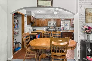 17 Robin Ln, Fenton, MO 63026 - Photo 8