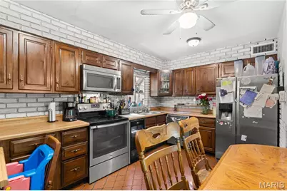 17 Robin Lane, Fenton, MO 63026 - Photo 10
