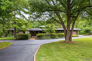 18 Spoede Ln, Creve Coeur, MO 63141 - Photo 1