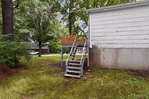 715 Valencia Ave, Saint Louis, MO 63138 - Photo 32