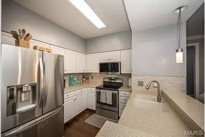 13101 Mill Crossing Court #300, Creve Coeur, MO 63141 - Photo 6