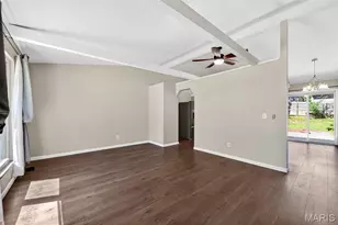 4 Red Oaks Dr, Saint Peters, MO 63376 - Photo 4