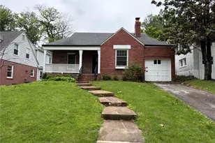 10 Burroughs Ln, Ladue, MO 63124 - Photo 1
