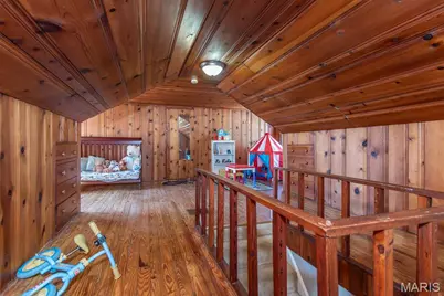8725 Susan Avenue, Saint John, MO 63114 - Photo 34