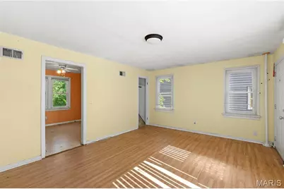 437 Warfield Avenue, Saint Louis, MO 63135 - Photo 4
