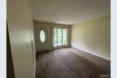 130 Florissant Park Drive, Florissant, MO 63031 - Photo 10