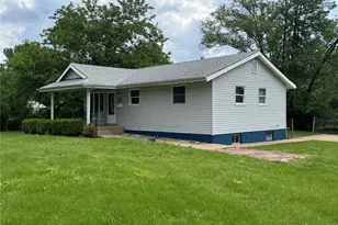 130 Florissant Park Dr, Florissant, MO 63031 - Photo 4