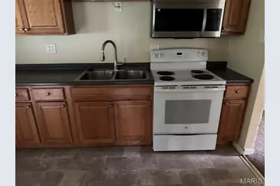 130 Florissant Park Drive, Florissant, MO 63031 - Photo 8
