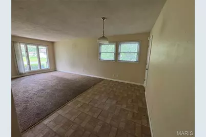 130 Florissant Park Drive, Florissant, MO 63031 - Photo 6