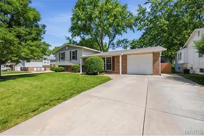 15 Creekside Drive, Saint Peters, MO 63376 - Photo 2