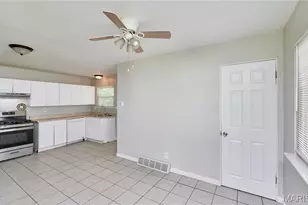 1960 Parker Rd, Florissant, MO 63033 - Photo 8