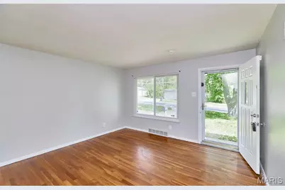 1960 Parker Road, Florissant, MO 63033 - Photo 4
