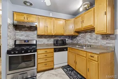 328 S Dellwood Drive, Ferguson, MO 63135 - Photo 12