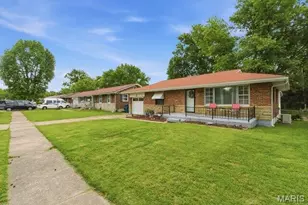 328 S Dellwood Dr, Ferguson, MO 63135 - Photo 2