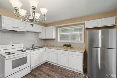 8408 Chalons Court, Saint Louis, MO 63134 - Photo 6