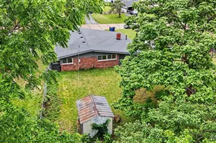 8408 Chalons Ct, Saint Louis, MO 63134 - Photo 18