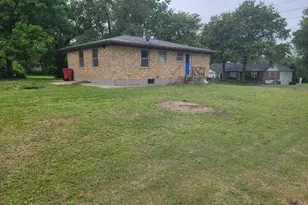 6128 Fee Fee Rd, Hazelwood, MO 63042 - Photo 2