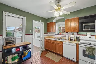 707 Bella Villa Dr, Bella Villa, MO 63125 - Photo 10