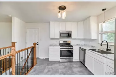 2118 Larkspur Landing, Imperial, MO 63052 - Photo 4