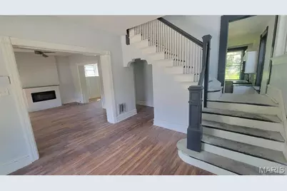 1215 Oakley Place, Saint Louis, MO 63112 - Photo 4