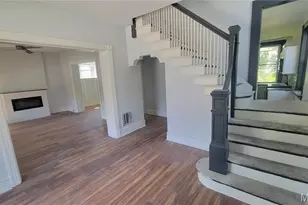 1215 Oakley Pl, Saint Louis, MO 63112 - Photo 4