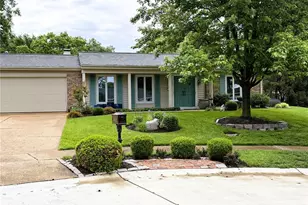 8 Sweet Meadows Ln, Ballwin, MO 63011 - Photo 2