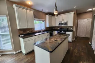 59 Charbonier Bluffs Dr, Florissant, MO 63031 - Photo 14