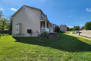 59 Charbonier Bluffs Dr, Florissant, MO 63031 - Photo 2